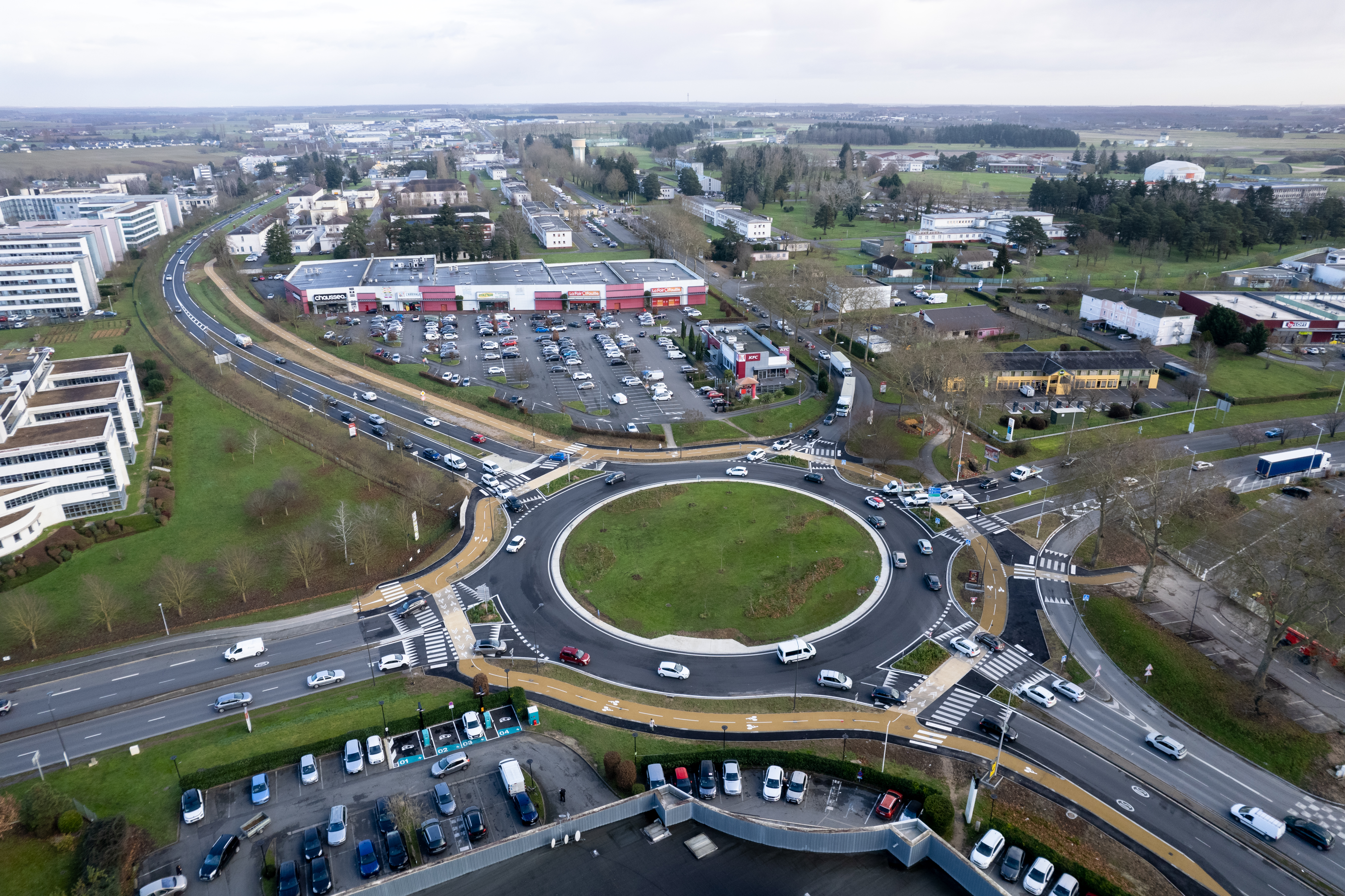 Giratoire à la hollandaise sur le giratoire des Compagnons d’Emmaüs, à Tours