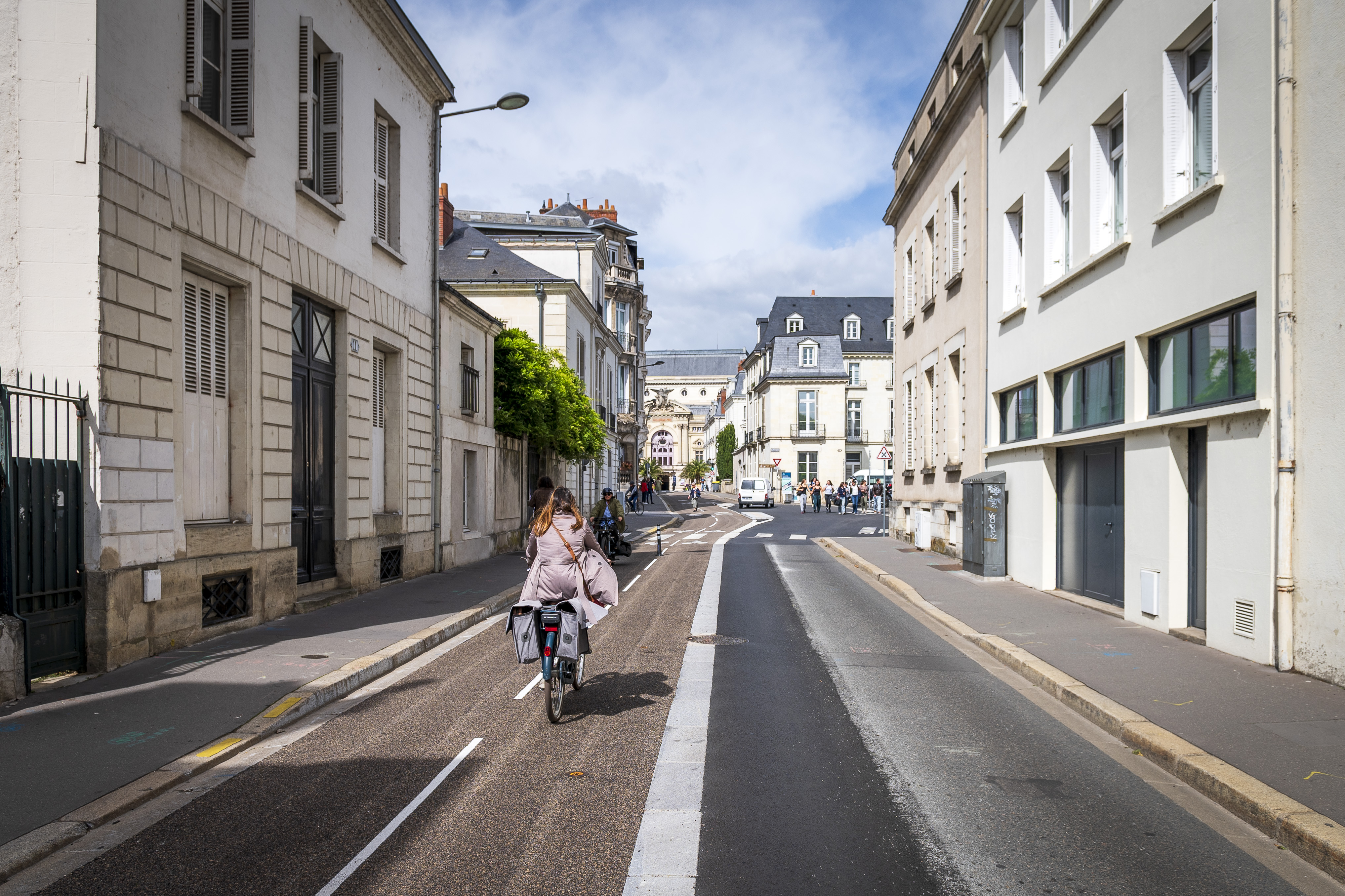 Piste bidirectionnelle réaménagée rue Buffon, à Tours