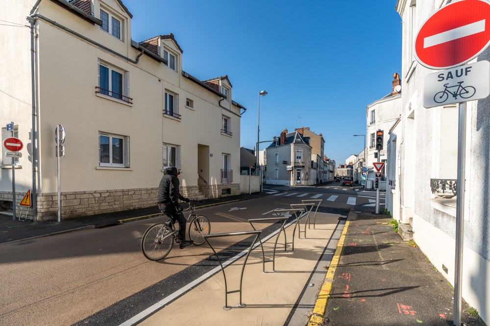 Vélorue sur la rue Auguste Chevallier, à Tours