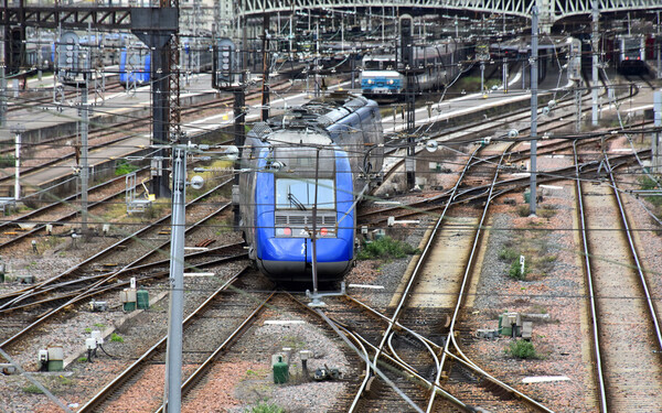 Train en partance de la gare de Tours 