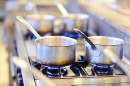 Casseroles sur le feu 