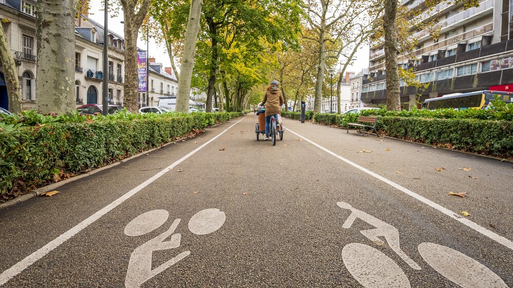 Piste cyclable boulevard Heurteloup à Tours